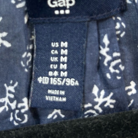 GAP Blue and White Tank Top with Abstract Pattern. Size Medium. - Picture 6 of 7